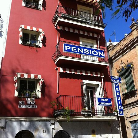 Pension Perez Montilla Севілья Екстер'єр фото